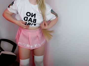 girl cam all day shy_blondiee image #3705607