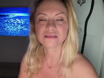girl cam all day kiradivine image #2414943