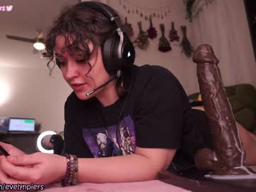 girl cam all day evelynpiers image #3987474
