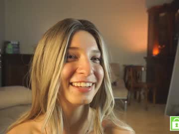 girl cam all day checkmypeach image #7824321
