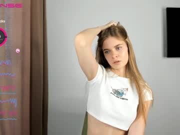 girl cam all day carolynsveronica image #5161276