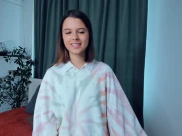 girl cam all day _night_moon_ image #5764416