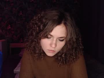couple cam all day milk_slice image #4364422