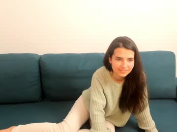girl cam all day zeldaflowers image #6935676