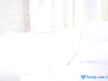 girl cam all day eva_fashionista image #2804711