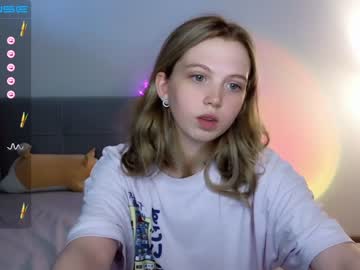 girl cam all day small_blondee image #4653875