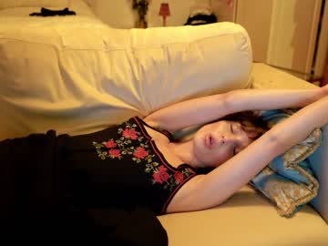 girl cam all day ellaa91 image #1322598