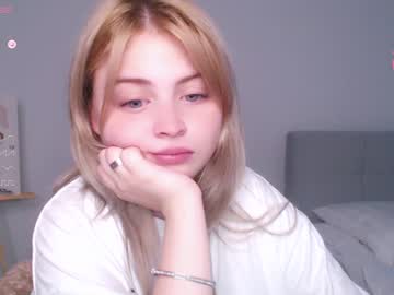 girl cam all day shy_blondiee image #5417030