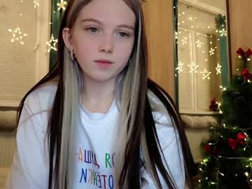 girl cam all day small_blondee image #5984487