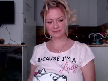 girl cam all day kiradivine image #2019983
