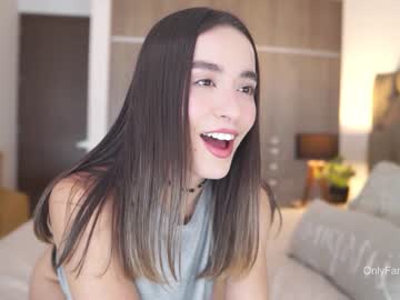 girl cam all day emyii image #4356487