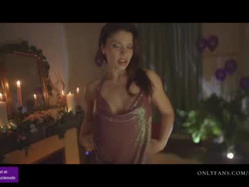 girl cam all day lucieoude_ image #3149090