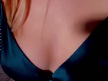 girl cam all day cuddly_crystal image #7012835