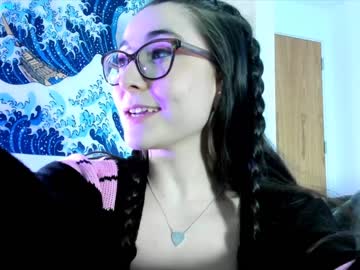 girl cam all day littlee33 image #915953