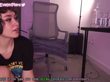 girl cam all day evelynpiers image #2259074