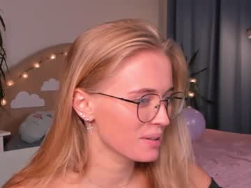 girl cam all day linellali image #2651621