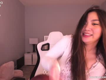 girl cam all day clara_chan image #185352