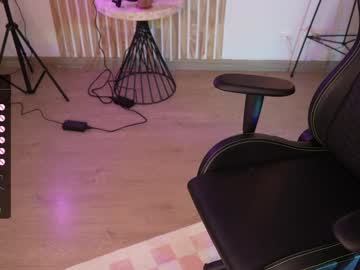 girl cam all day lau__1 image #7224032