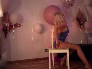 girl cam all day peach_me image #1532675