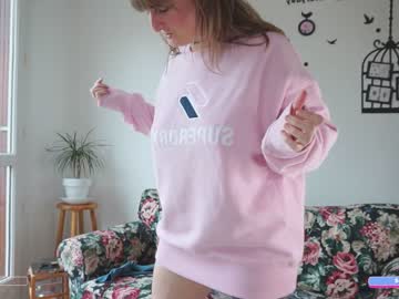 girl cam all day boobsgwendy image #3588661