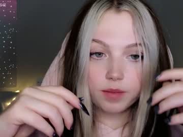 girl cam all day small_blondee image #5609107