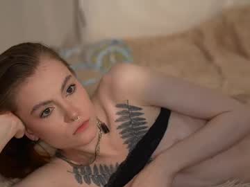 girl cam all day comebacktoearth_ image #9713190